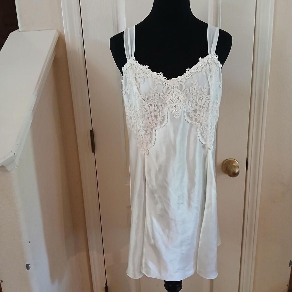 Vintage 80s Dentelle White Satin Bridal Chemise Nightgown L Romantic Coquette